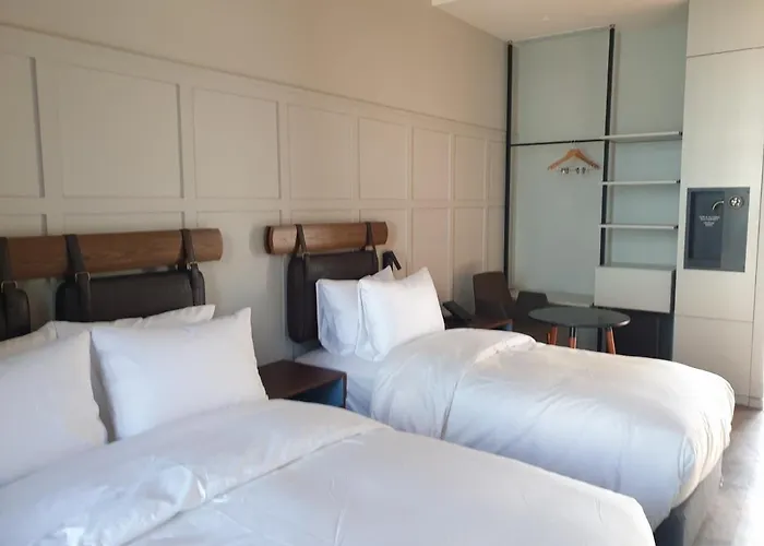 Junibino Hongdae 3*